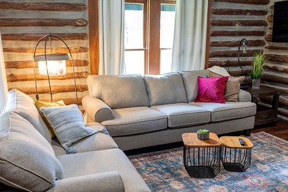 Picturesque Cabin Beautifully Designed in Livingston, Texas - Livingston, Texas - glamping.directory