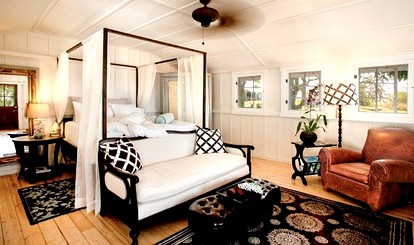 Romantic Oceanfront Cottage Rental with Private Tropical Gardens for Vacation in Hawaii - Hawi, Hawaii - glamping.directory