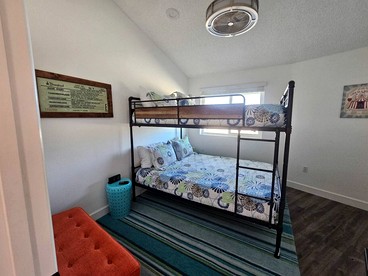 Unique Round Cabin Ideal for Groups Getaways in California - Big River, California - glamping.directory