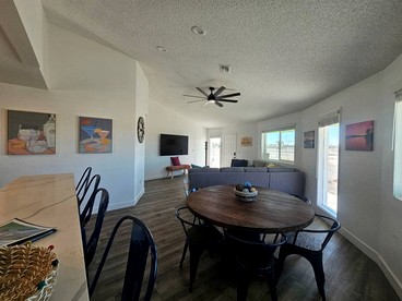 Unique Round Cabin Ideal for Groups Getaways in California - Big River, California - glamping.directory