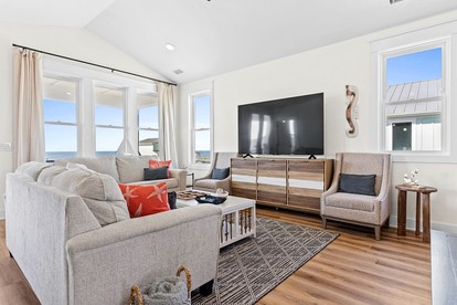 Stylish Family Beach House with Outdoor Pool and Beach Access in Holden Beach, North Carolina - Holden Beach, North Carolina - glamping.directory