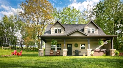 Beautiful Countryside Cabin with Hot-Tub and Pond Views in Ohio - glamping.directory