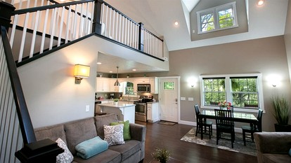 Beautiful Countryside Cabin with Hot-Tub and Pond Views in Ohio - Sugarcreek, Ohio - glamping.directory