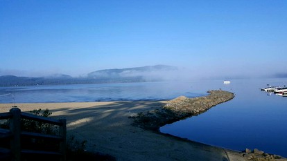 Adorable Two-Person Cabin Rental next to Schroon Lake, New York - Schroon Lake, New York - glamping.directory