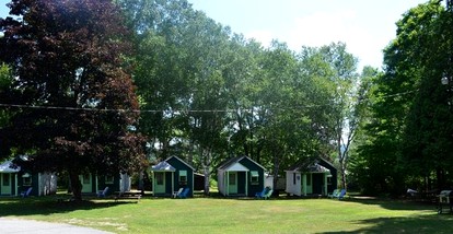 Adorable Two-Person Cabin Rental next to Schroon Lake, New York - glamping.directory