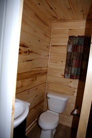 Adorable Two-Person Cabin Rental next to Schroon Lake, New York - Schroon Lake, New York - glamping.directory