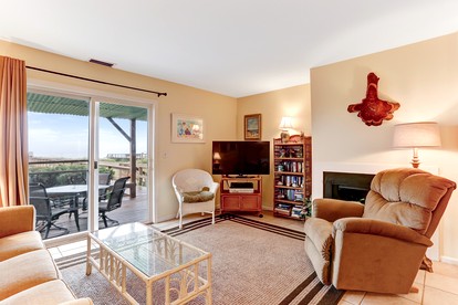 Delightful Beachfront Duplex with Shared Deck and Ocean Views in Fernandina Beach, Florida - Fernandina Beach, Florida - glamping.directory