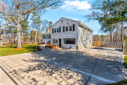 Spacious Retreat with Backyard Oasis, Grill & Evening Firepit in South Yarmouth, Massachusetts - South Yarmouth, Massachusetts - glamping.directory
