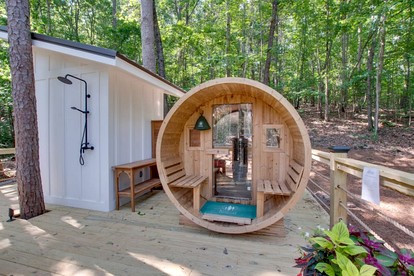 Colorful Tiny House with Outdoor Sauna and Jacuzzi in Alabama - Scottsboro, Alabama - glamping.directory
