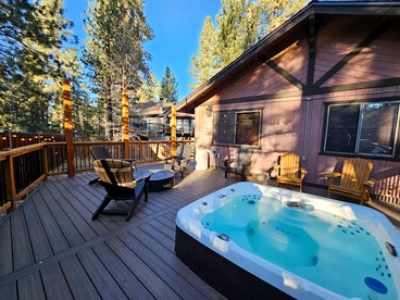 Mountain Bliss: Pet-Friendly Cabin Summit with Hot Tub in Big Bear Lake - glamping.directory