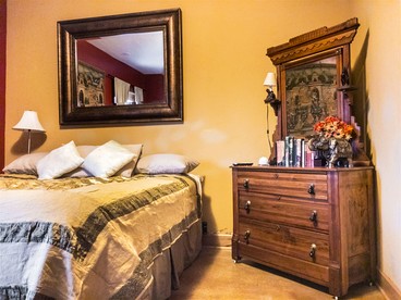 Nature-Inspired Retreat with Lush Forest Views in Sandpoint, Idaho - Sandpoint, Idaho - glamping.directory
