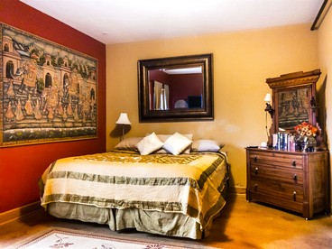 Nature-Inspired Retreat with Lush Forest Views in Sandpoint, Idaho - Sandpoint, Idaho - glamping.directory
