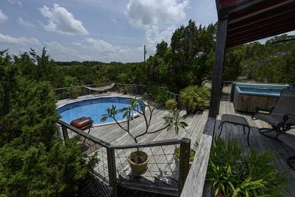 Romantic Getaway Rental with a Private Pool and an Outdoor Hot Tub near Wimberley, Texas - Wimberley, Texas - glamping.directory