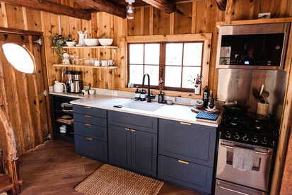 Cozy Cabin Rental for Secluded Nature Getaway in Rhododendron, Oregon - Rhododendron, Oregon - glamping.directory