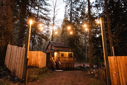 Cozy Cabin Rental for Secluded Nature Getaway in Rhododendron, Oregon - Rhododendron, Oregon - glamping.directory