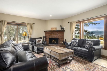 Spacious Luxury Pet-Friendly Cabin with Spectacular Continental Divide Views in Estes Park, Colorado - Estes Park, Colorado - glamping.directory