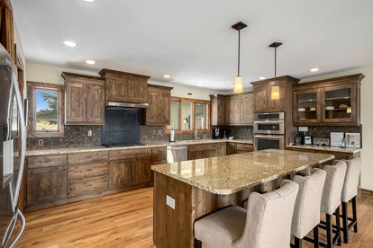 Spacious Luxury Pet-Friendly Cabin with Spectacular Continental Divide Views in Estes Park, Colorado - Estes Park, Colorado - glamping.directory