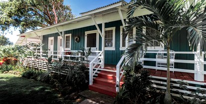 Charming Family-Friendly Cottage Rental with Ocean View near Mauna Kea Volcano, Hawaii - glamping.directory