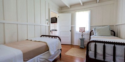 Charming Family-Friendly Cottage Rental with Ocean View near Mauna Kea Volcano, Hawaii - Hawi, Hawaii - glamping.directory
