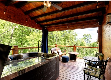 Gorgeous Adults-Only Cabin with Hot Tub and Outdoor Fire Table, Perfect for a Romantic Escape in North Carolina - Brevard, North Carolina - glamping.directory