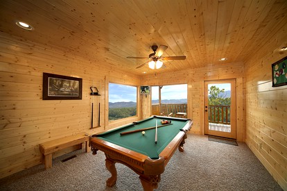 Luxury Log Cabin Rental for Smoky Mountain Glamping in Sevierville, Tennessee - Sevierville, Tennessee - glamping.directory