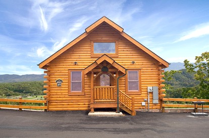 Luxury Log Cabin Rental for Smoky Mountain Glamping in Sevierville, Tennessee - glamping.directory