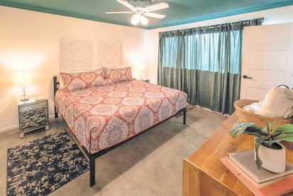 Charming Cottage with Swimming Pool, Hot-tub and Barbecue in Joshua Tree, California - Joshua Tree, California - glamping.directory