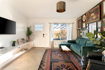 Charming Cottage with Swimming Pool, Hot-tub and Barbecue in Joshua Tree, California - Joshua Tree, California - glamping.directory