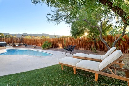 Charming Cottage with Swimming Pool, Hot-tub and Barbecue in Joshua Tree, California - Joshua Tree, California - glamping.directory