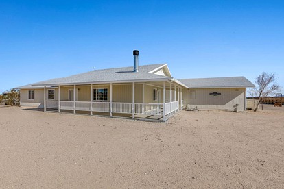 Amazing Joshua Tree Rental, Perfect for Family or Group Glamping and Yoga Retreats - glamping.directory