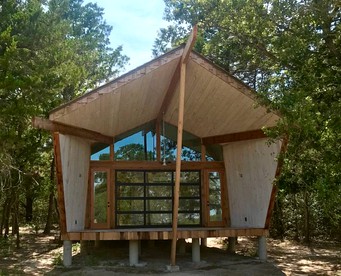 Romantic Cottage Rental on a Beautiful Farm in the Countryside near Austin, Texas - Red Rock, Texas - glamping.directory