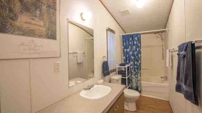Spacious Poolside Cabin Rental for Groups in Texas Hill Country - Kingsland, Texas - glamping.directory