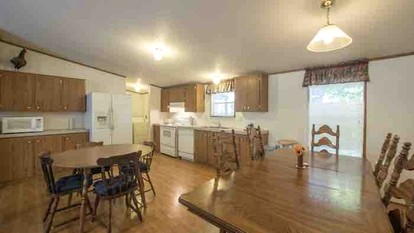 Spacious Poolside Cabin Rental for Groups in Texas Hill Country - Kingsland, Texas - glamping.directory