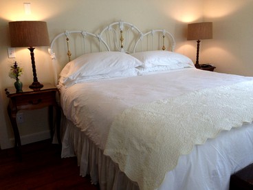 Charming Vacation Rental with Ocean Views on Nantucket Island in Massachusetts - Nantucket, Massachusetts - glamping.directory