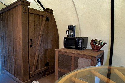 Unique Wagon Accommodation at Bed and Breakfast near Austin, Texas - Cat Spring, Texas - glamping.directory