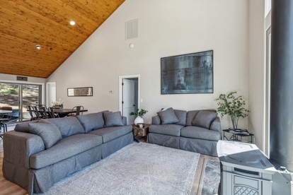 Secluded Cabin Settled in the Middle of the Forest in Arnold, California - Arnold, California - glamping.directory