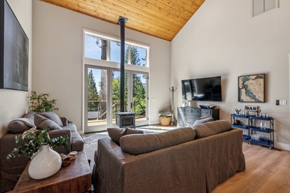 Secluded Cabin Settled in the Middle of the Forest in Arnold, California - Arnold, California - glamping.directory
