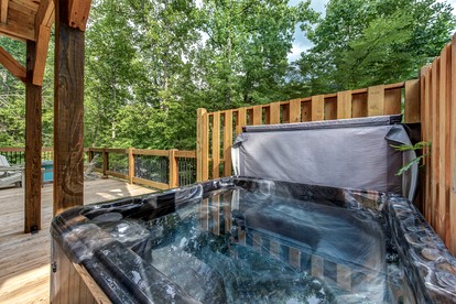 Splendid Cabin with Indoor Pool, Spa and Game Room in Tennessee - Gatlinburg, Tennessee - glamping.directory