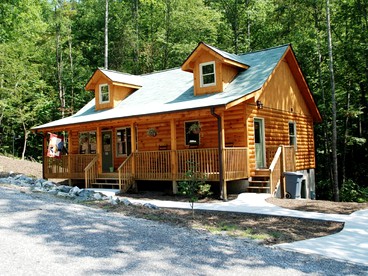 Luxury Log Cabin Rental with Forest Views near Asheville, North Carolina - glamping.directory