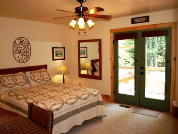 Luxury Log Cabin Rental with Forest Views near Asheville, North Carolina - Hendersonville, North Carolina - glamping.directory