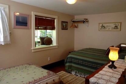 Waterfront Cottage near Big Indian Wilderness in Saugerties, New York - Saugerties, New York - glamping.directory