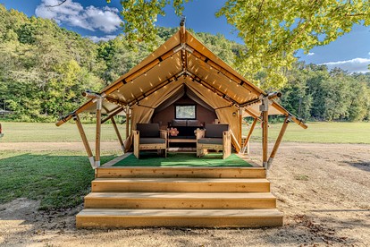 Splendid Safari Tent Sanctuary near Smoky Mountains in Tennessee - Newport, Tennessee - glamping.directory