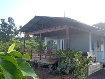 Idyllic Beach Rental with Ocean Views in Kailua-Kona, Hawaii - glamping.directory