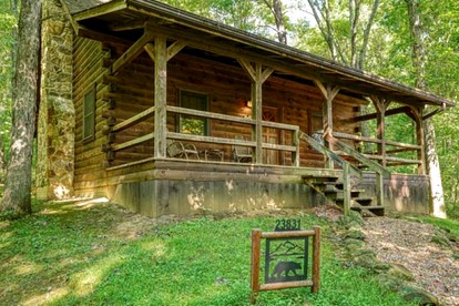 Cozy Log Cabin for an Ohio Outdoor Adventure near Hocking Hills State Park - glamping.directory