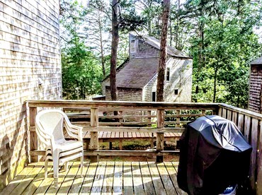 Charming Cottage Retreat with a Wood-Burning Fireplace in Wellfleet, Massachusetts - Wellfleet, Massachusetts - glamping.directory
