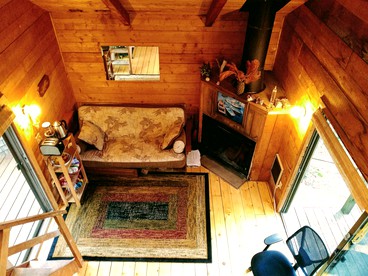 Charming Cottage Retreat with a Wood-Burning Fireplace in Wellfleet, Massachusetts - Wellfleet, Massachusetts - glamping.directory