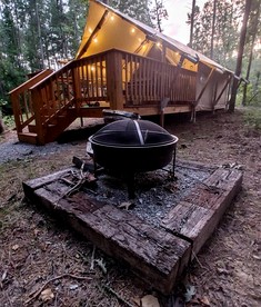 Secluded Off-Grid Glamping Tent with Private Bathhouse Near The Caverns & Waterfalls – Coalmont, Tennessee - Coalmont, Tennessee - glamping.directory