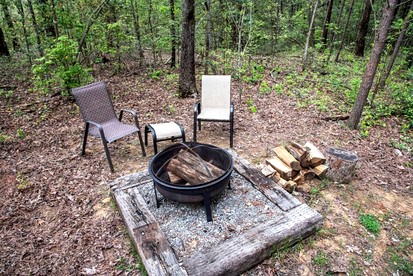 Secluded Off-Grid Glamping Tent with Private Bathhouse Near The Caverns & Waterfalls – Coalmont, Tennessee - Coalmont, Tennessee - glamping.directory