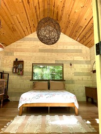 Off Grid Tiny Cabin Ideal for Couples in Burnsville, North Carolina - Burnsville, North Carolina - glamping.directory