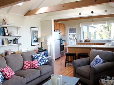 Glorious Whidbey Island Accommodation on Double Bluff Beach - Freeland, Washington - glamping.directory